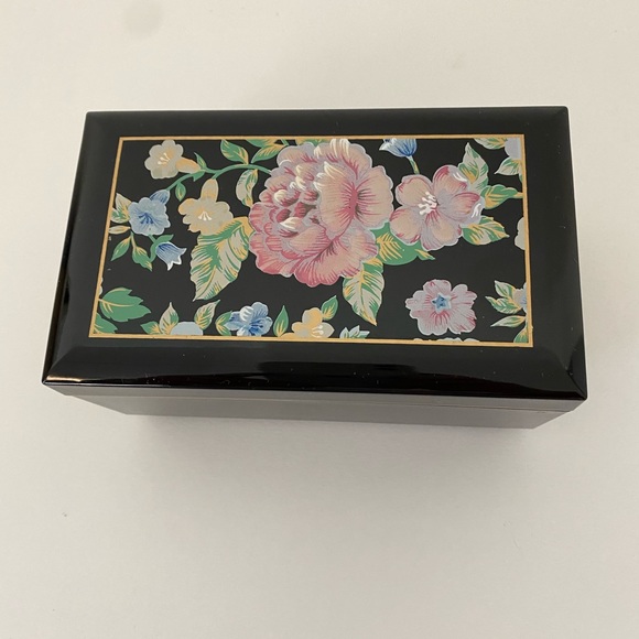 Vintage Music Box by Otagi Tavistock Laquerware - Picture 2 of 7